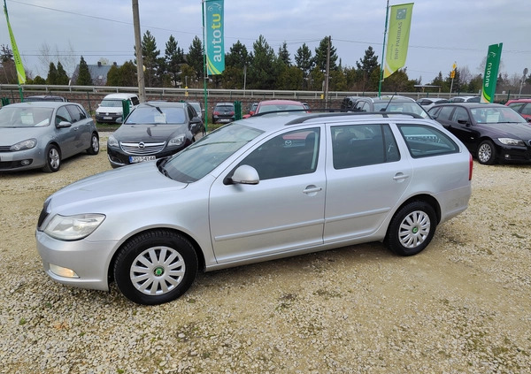 Skoda Octavia cena 19900 przebieg: 297000, rok produkcji 2012 z Pieszyce małe 277